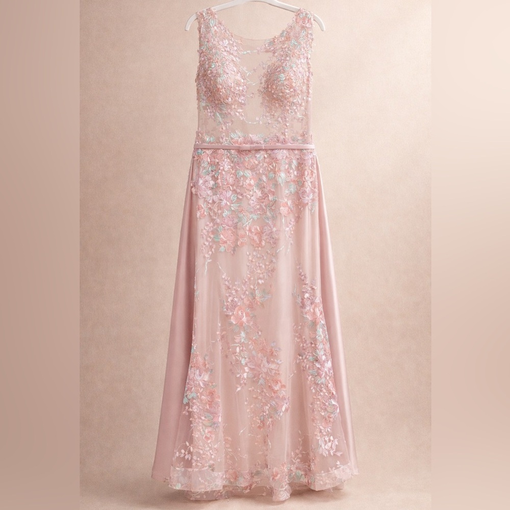 Exquisite Floral Lace Evening Gown